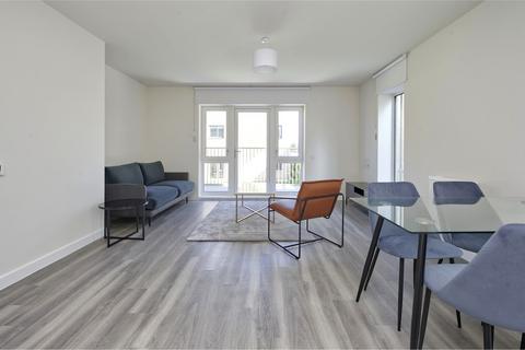 2 bedroom flat to rent, at Manchester, Iris House 1, Plum Mews SW17