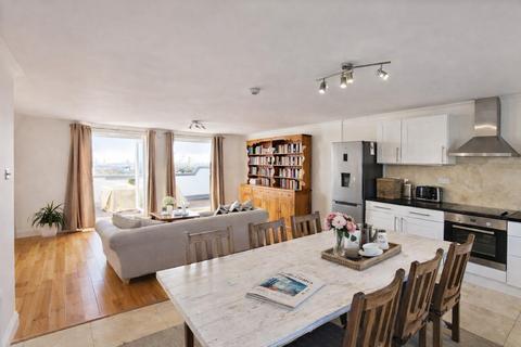 3 bedroom flat to rent, England`s Lane, NW3, Belsize Park