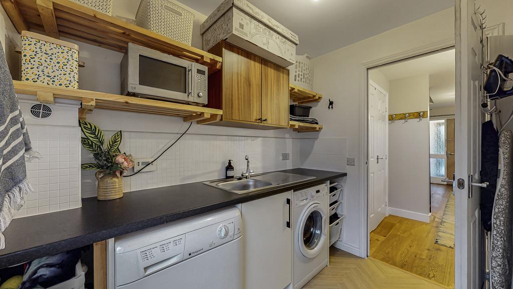29-print-23 Kelvindale Court 39