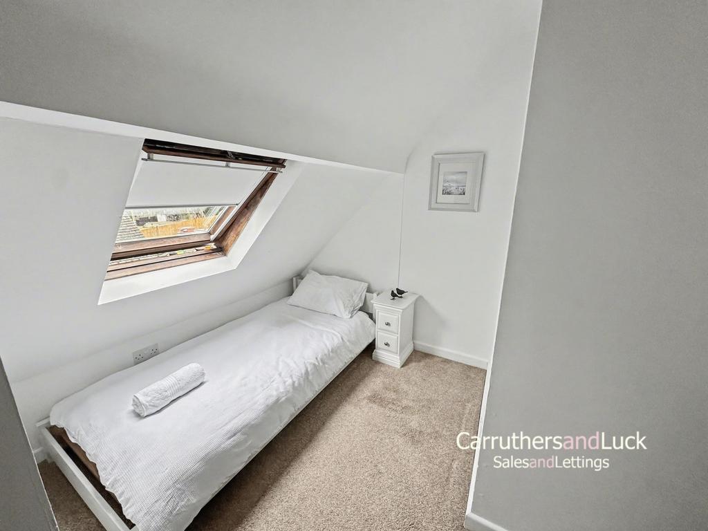 Bedroom / Study