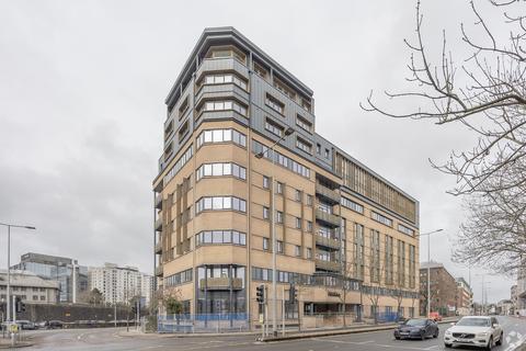 Retail property (high street) to rent, 10 Fitzalan Pl Cardiff CF24 0ED