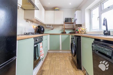 3 bedroom house for sale, Osborne Road, Basildon SS16