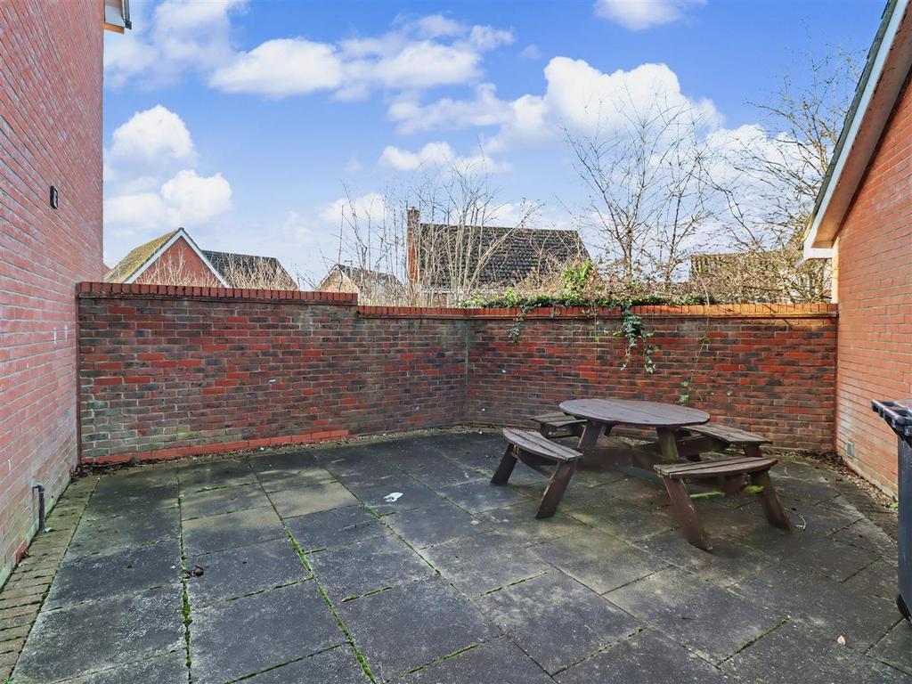 Side patio
