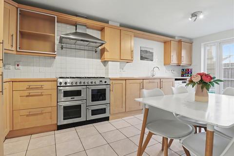 6 bedroom detached house for sale, Pishmire Close, Norwich NR5