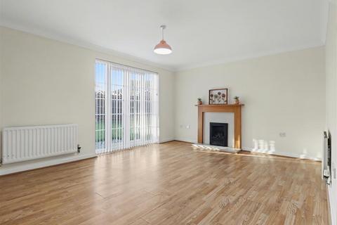 6 bedroom detached house for sale, Pishmire Close, Norwich NR5