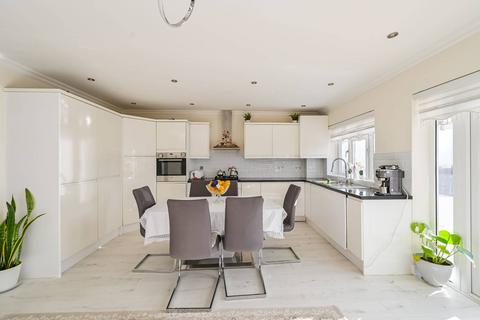 4 bedroom terraced house to rent, Walthamstow, Walthamstow, London, E17