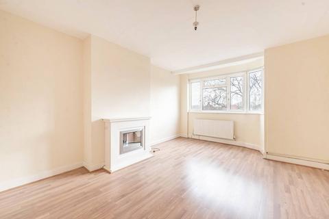 2 bedroom maisonette to rent, Imperial Close, Harrow, HA2