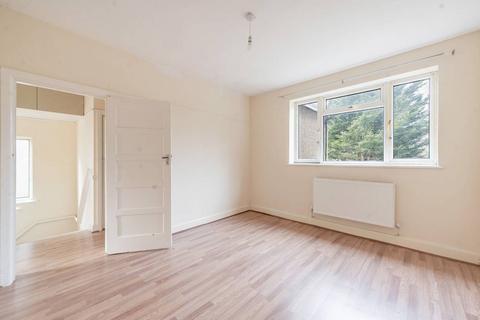 2 bedroom maisonette to rent, Imperial Close, Harrow, HA2