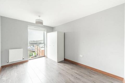 2 bedroom flat to rent, Zodiac Close, Edgware, HA8