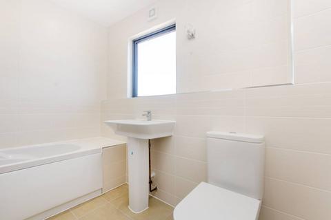2 bedroom flat to rent, Milner Road,, South Wimbledon, London, SW19