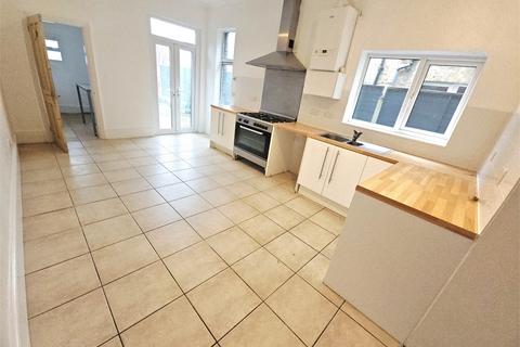 4 bedroom terraced house for sale, Anerley Road, Westcliff on sea, Westcliff on sea,