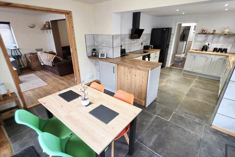 3 bedroom detached bungalow for sale, Cartwright Road, Charlton