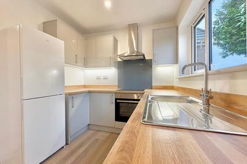 3 bedroom semi-detached house to rent, Hill Lane, Southampton