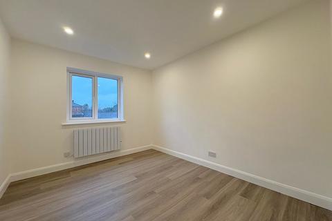 3 bedroom semi-detached house to rent, Hill Lane, Southampton
