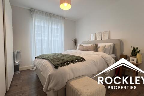 2 bedroom flat to rent, Cremer Street, Hoxton E2