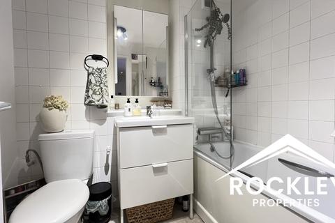 2 bedroom flat to rent, Cremer Street, Hoxton E2