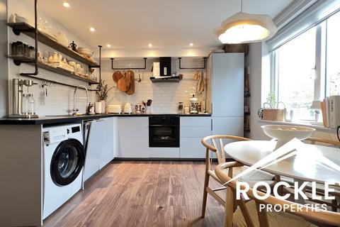 2 bedroom flat to rent, Cremer Street, Hoxton E2