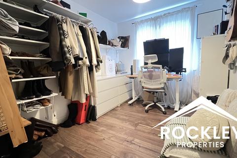 2 bedroom flat to rent, Cremer Street, Hoxton E2