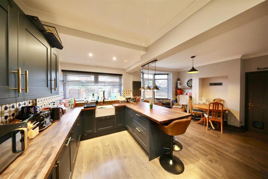 Kitchen diner