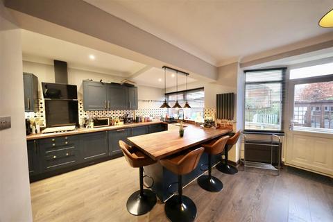 3 bedroom semi-detached house for sale, Silverdale Road, Hull