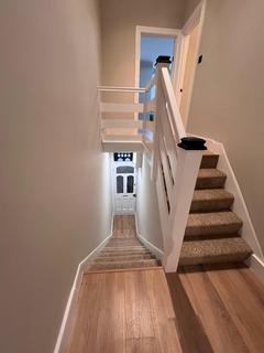 3 bedroom flat to rent, Drayton Road, Harlesden, NW10