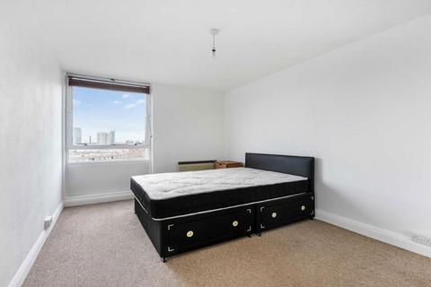 2 bedroom flat to rent, Bramlands Close, London SW11