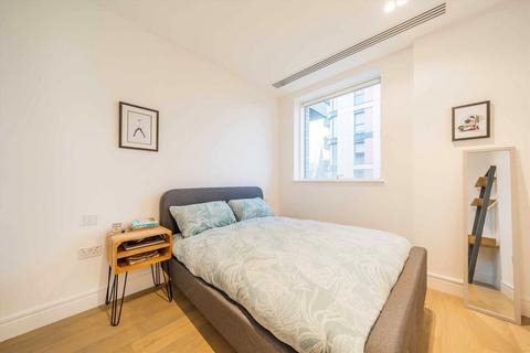 1 bedroom flat to rent, Essex Place, London W4
