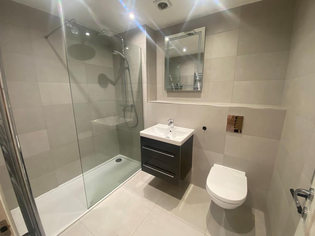 Bed 1 ensuite