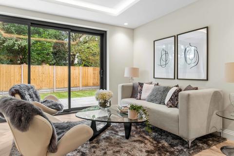 3 bedroom ground floor flat for sale, The Blenheim, EN5