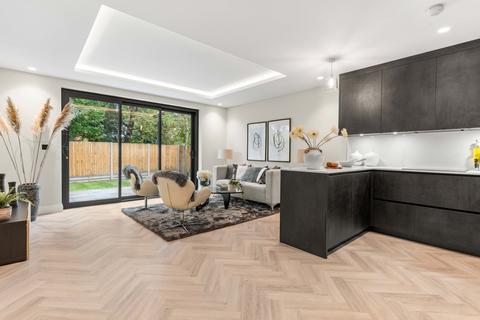 3 bedroom ground floor flat for sale, The Blenheim, EN5