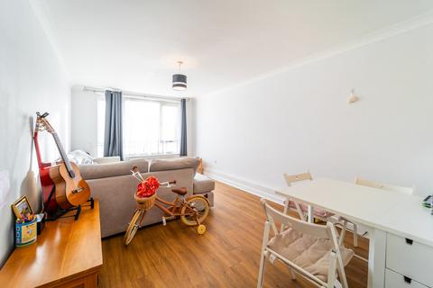 1 bedroom apartment for sale, Centurion Close, Islington, London, N7