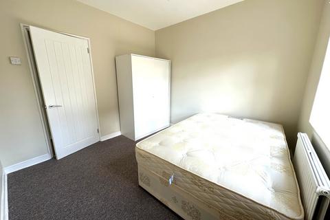 3 bedroom flat to rent, Australia Road, White City, London