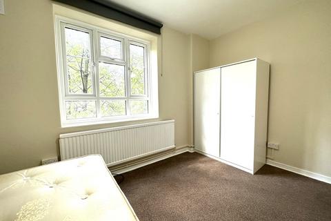3 bedroom flat to rent, Australia Road, White City, London