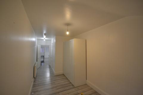 1 bedroom flat to rent, Mawney Road, Romford