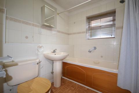1 bedroom ground floor flat for sale, Church Hill Court , Albert Road