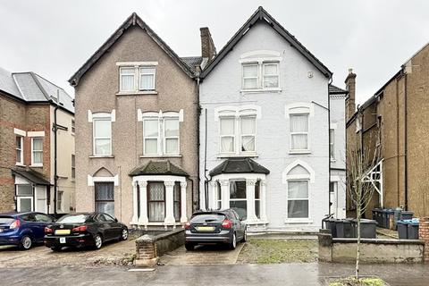 undefined, Oliver Grove, South Norwood