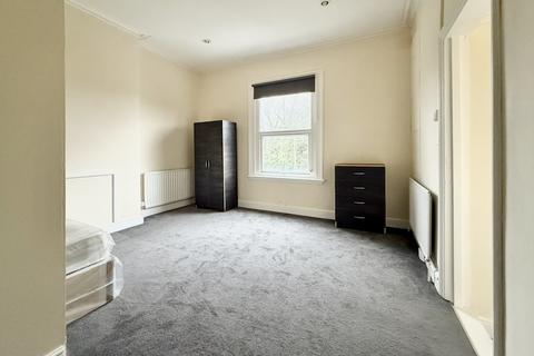 undefined, Oliver Grove, South Norwood