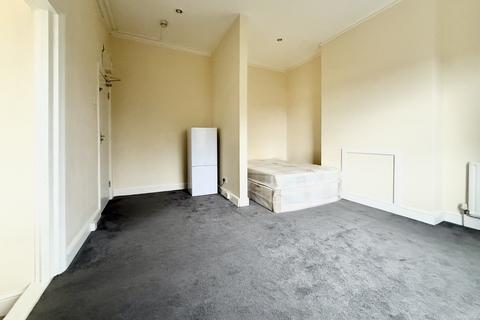undefined, Oliver Grove, South Norwood