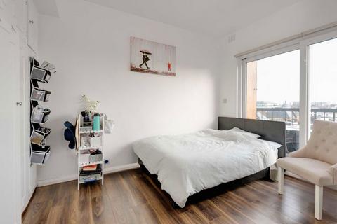 3 bedroom flat to rent, Campden Hill Gardens, London W8