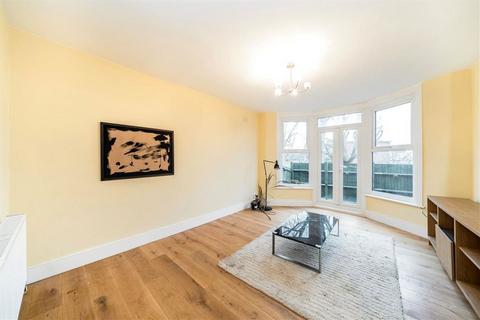 2 bedroom flat to rent, Jerningham Road, London SE14