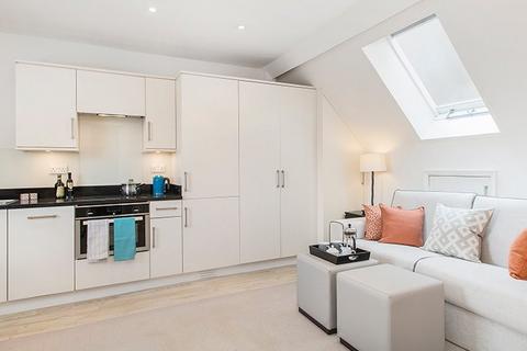 Studio to rent, Mount Street, Mayfair, London
