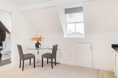 Studio to rent, Mount Street, Mayfair, London
