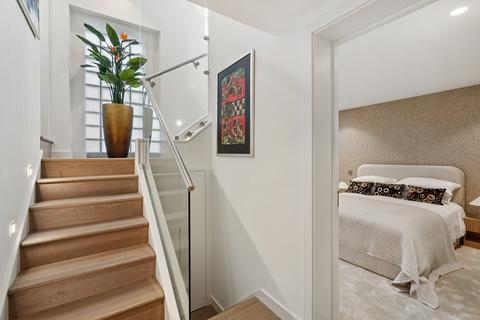 2 bedroom flat for sale, Smith Street, Chelsea