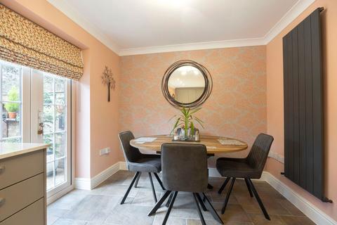 3 bedroom terraced house for sale, Brookbank Close, Cheltenham GL50