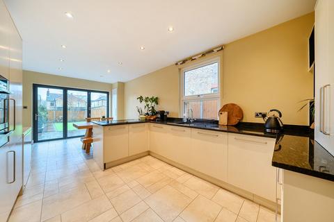 4 bedroom terraced house for sale, Ladysmith Road, London SE9