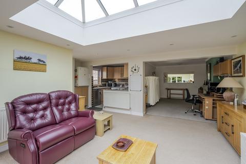 2 bedroom semi-detached bungalow for sale, Beverley Rise, Billericay, CM11