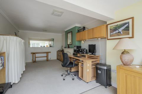 2 bedroom semi-detached bungalow for sale, Beverley Rise, Billericay, CM11