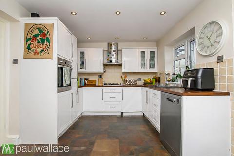 4 bedroom terraced house for sale, River Avenue, Hoddesdon