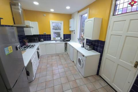 4 bedroom semi-detached house for sale, Stanmore Road, Leeds