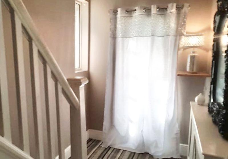 Entrance hall view 2